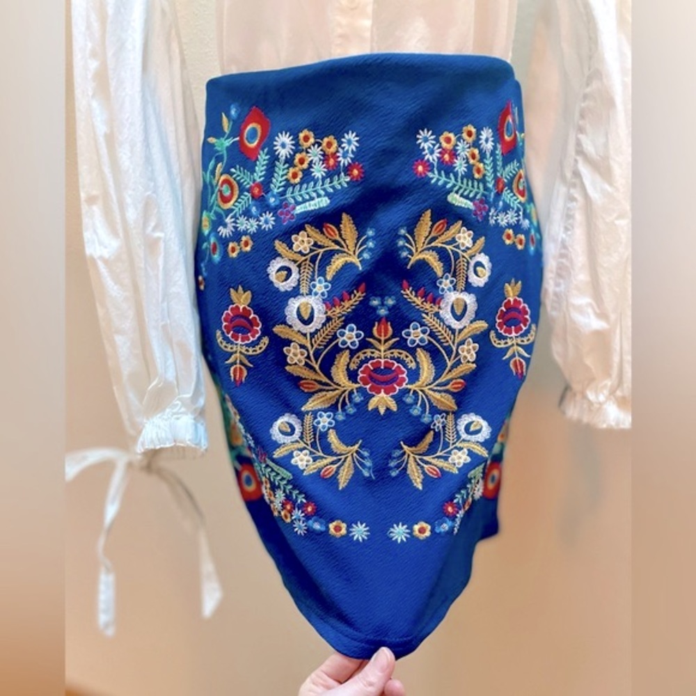 💃 Blue Floral Embroidered Mini Skirt Sz S